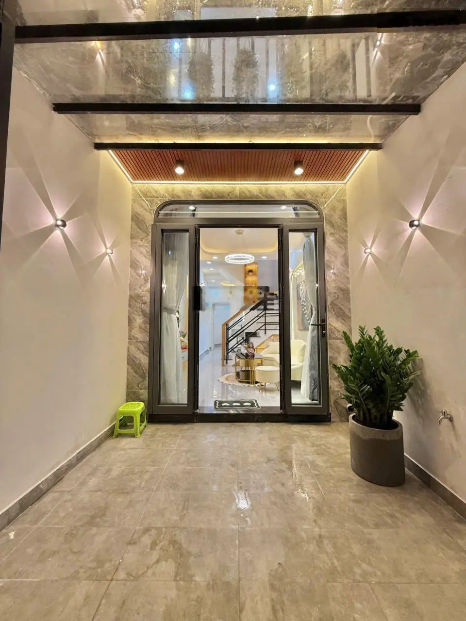 Nhỉnh 5 tỷ ngay phố ẩm thực Phan Xích Long, 42m2, Nhiêu Tứ, P7, Phú Nhuận, xách vali vô ở ngay