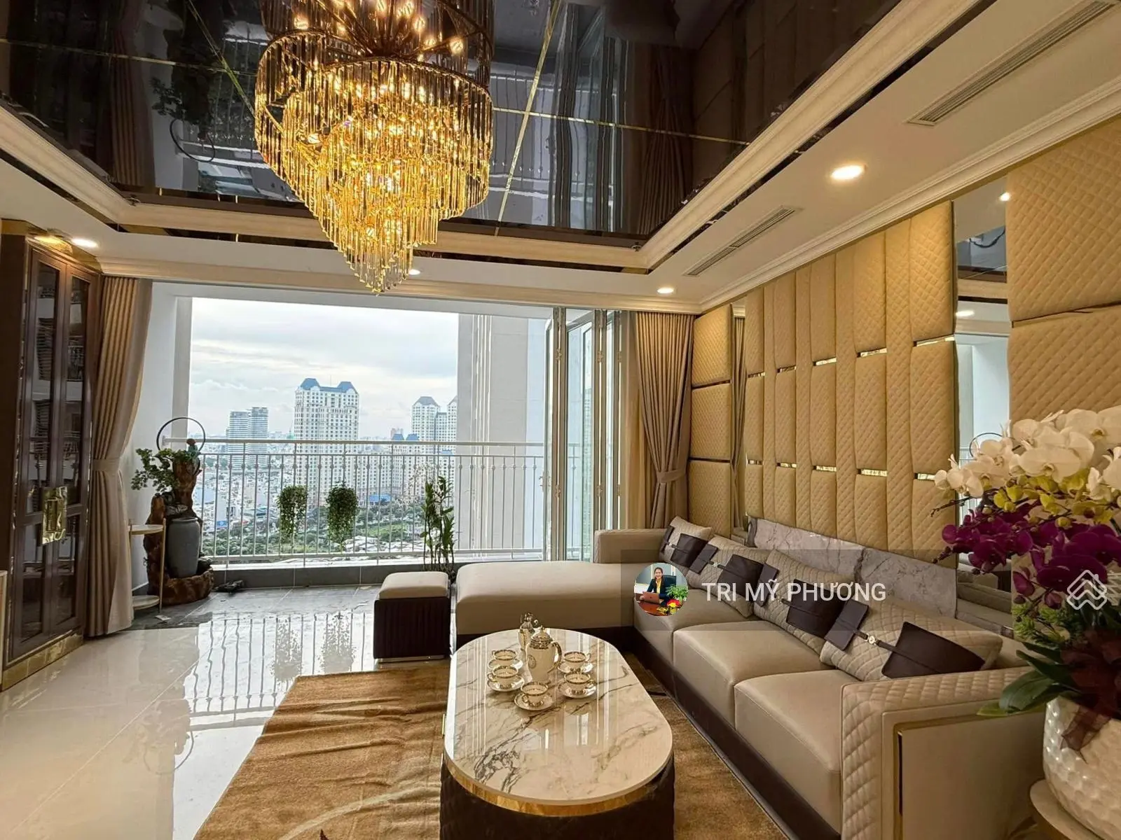 Đã có sổ hồng - vinhomes central park - chính chủ bán nhanh căn 3pn + rộng 135m2 + full nội thất