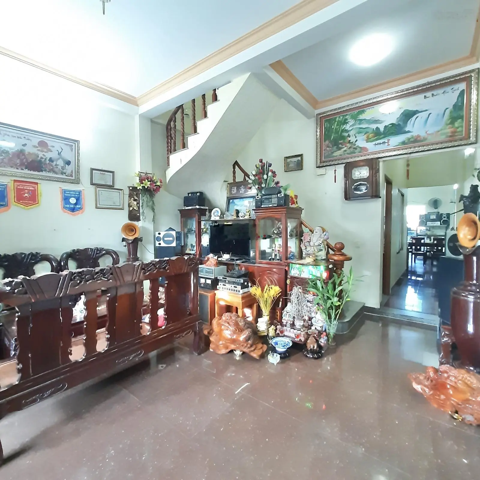 Cần bán nhà lầu trệt hướng đông nam mát mẻ ngay đường cây da sát ngã tư chiêu liêu tp dĩ an