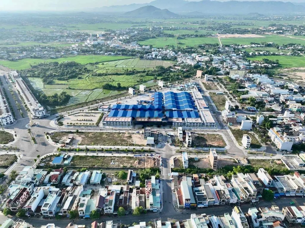 Phố Chợ An Nhơn,Bình Định.Còn vài nền đầu tư giá tốt.Sổ đỏ chính chủ