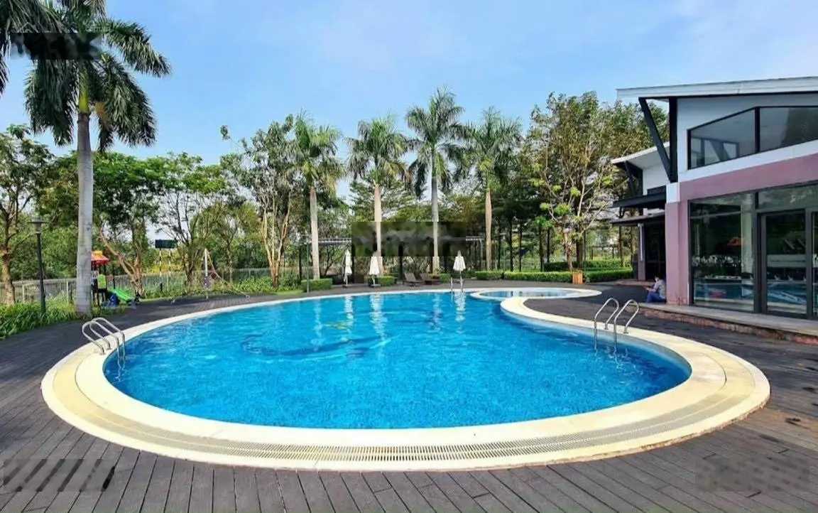 Verosa Park giá tốt nhất. DT 6x17m. Full nội thất. Sổ hồng riêng. Giá 15.5 tỷ. Nhà đẹp ạ