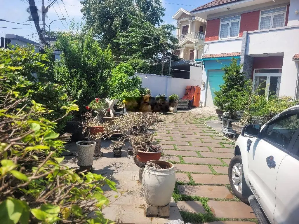 Biệt thự 2 tầng 240m2 mặt tiền đường hiếm có Hiệp Phú, Q.9 (TP. Thủ Đức) nhỉnh 19 tỷ
