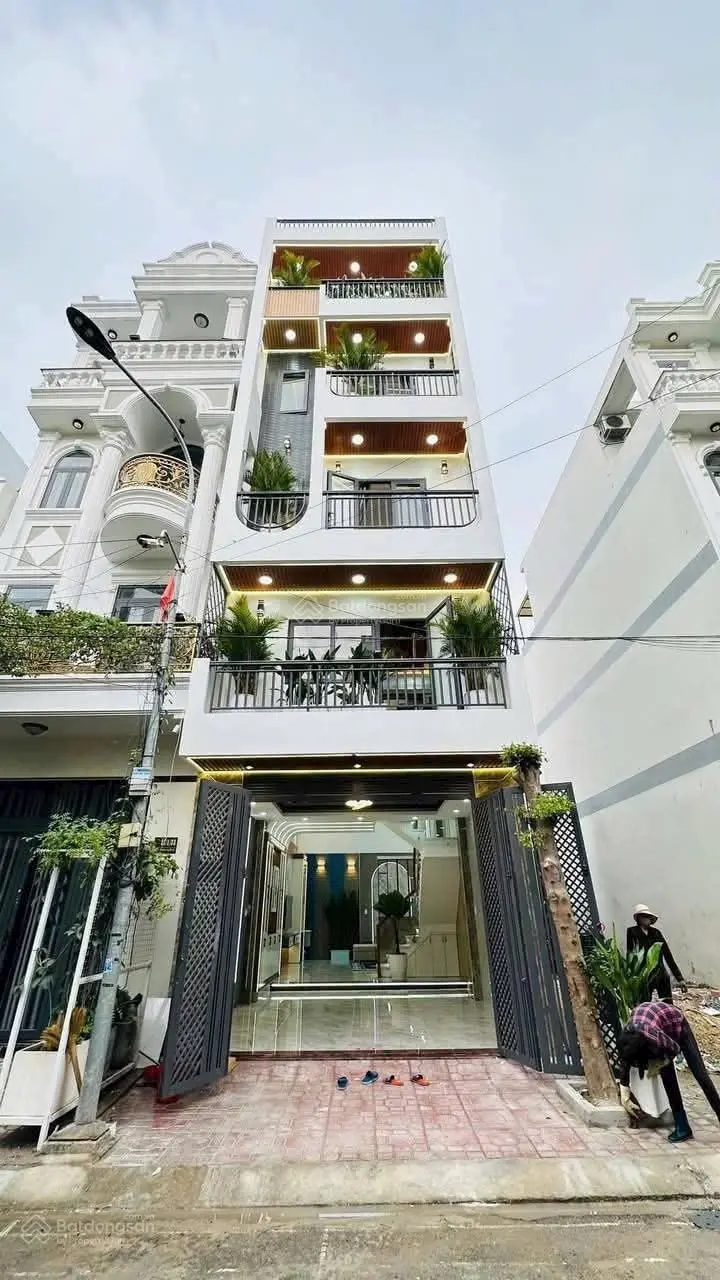 Nhà gần chợ Thạnh Xuân, đường 12m thông, nhà mới full nội thất