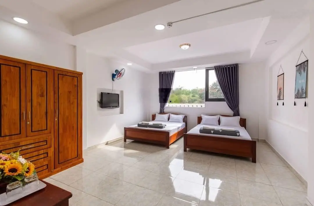 Bán biệt thự 5 tầng tại Đông Hòa, Dĩ An, Bình Dương, giá tốt, 16,7 tỷ, 220m2, dòng tiền 70tr/ tháng