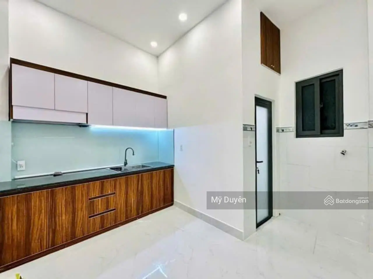 Bán gấp căn nhà 60m2, 1 trệt 1 lầu, đường Thới Hòa, Bình Chánh, cách chợ Vĩnh Lộc A 300m, SHR
