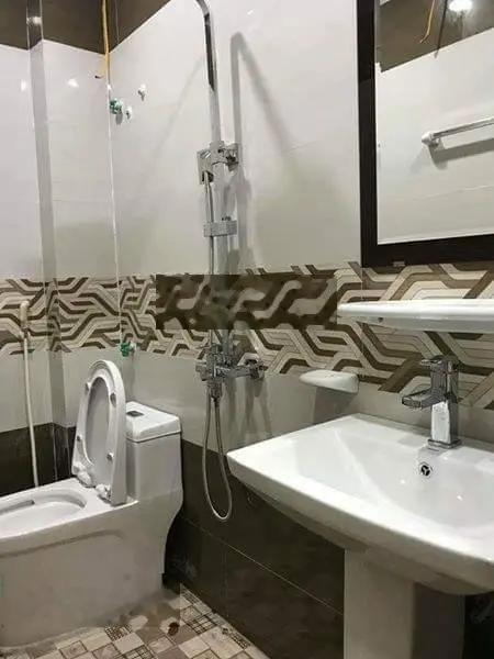 Bán nhà riêng tại Quang Tiến, 5,999 tỷ, 33m2, 3PN, 4WC, 5 tầng LH 0961450400.