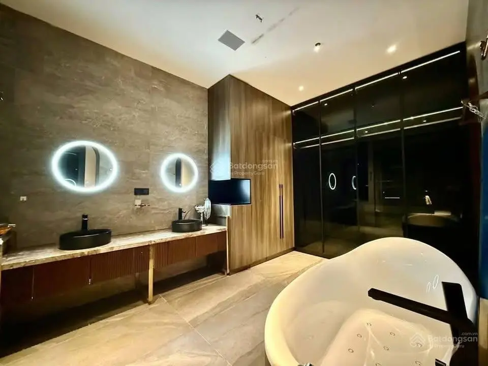 Bán Nhà Khu Liền kề VIP Trung tâm Tây Hồ - 81m2 x 6T x MT 8.5 - Nội thất nhập khẩu - Gara oto