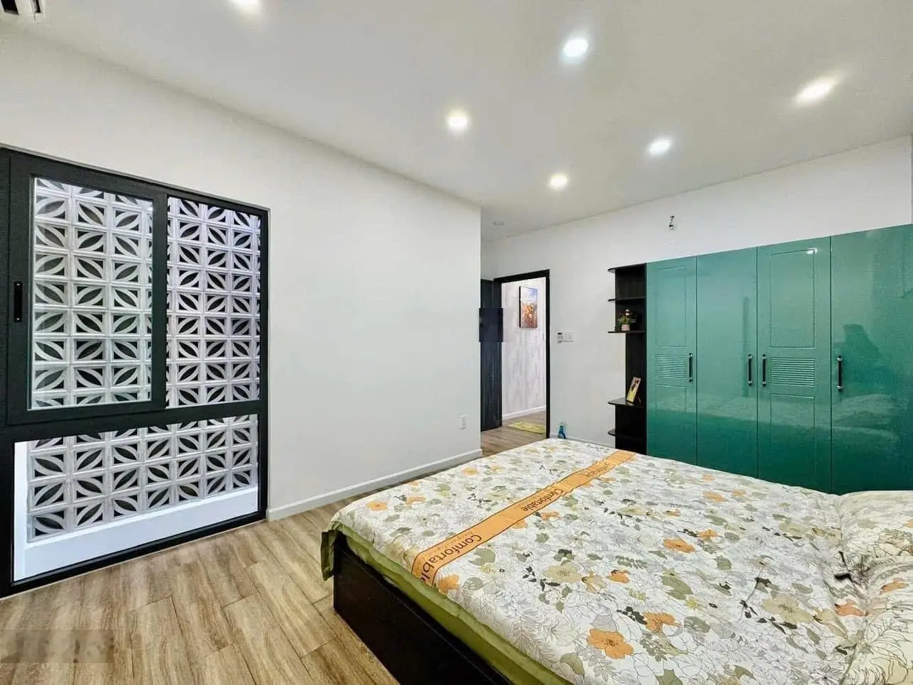 Chính chủ cần bán gấp nhà HXH ngay KDC sầm uất Đ. Phan Xích Long Phú Nhuận. Giá 4tỷ688TR, DT 64m2
