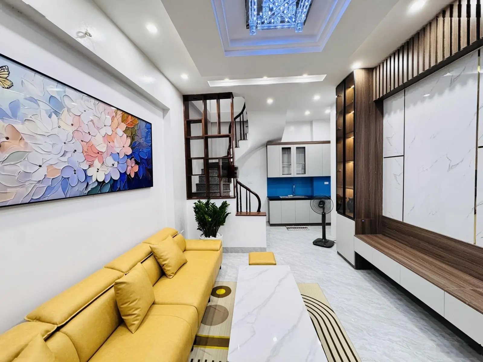 Bán nhà Ngõ 1 Bùi Xương Trạch DT 31m2 x 5 tầng MT 3.8m. Gía 6.65 tỷ có TL. LH 0968.963.803