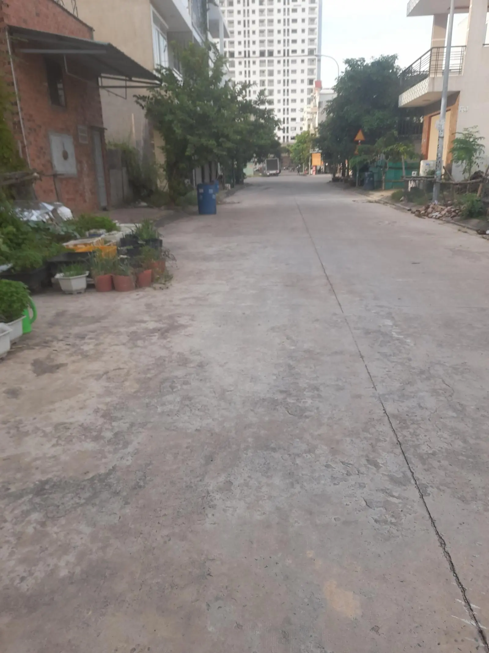 Bán nền đất đường N5 khu trung tâm thương mại Sóng Thần Dĩ An Bình Dương LH 0937 147 ***