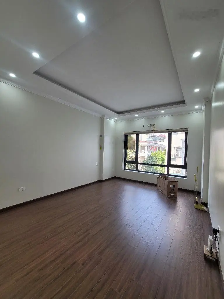 Bán nhà riêng 41,2m2 giá 11,2 tỷ tại Phố Hồng Tiến, Bồ Đề, Long Biên, Hà Nội