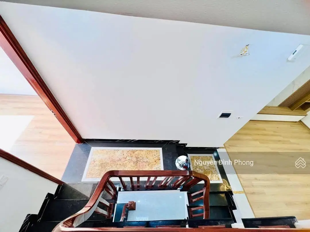 Nhà đẹp giá rẻ Sát KĐT Văn Khê. Nhỉnh 7 tỷ 42m2 Ô tô sát nhà. Thiết kế hiện đại. MT 4m rộng rãi