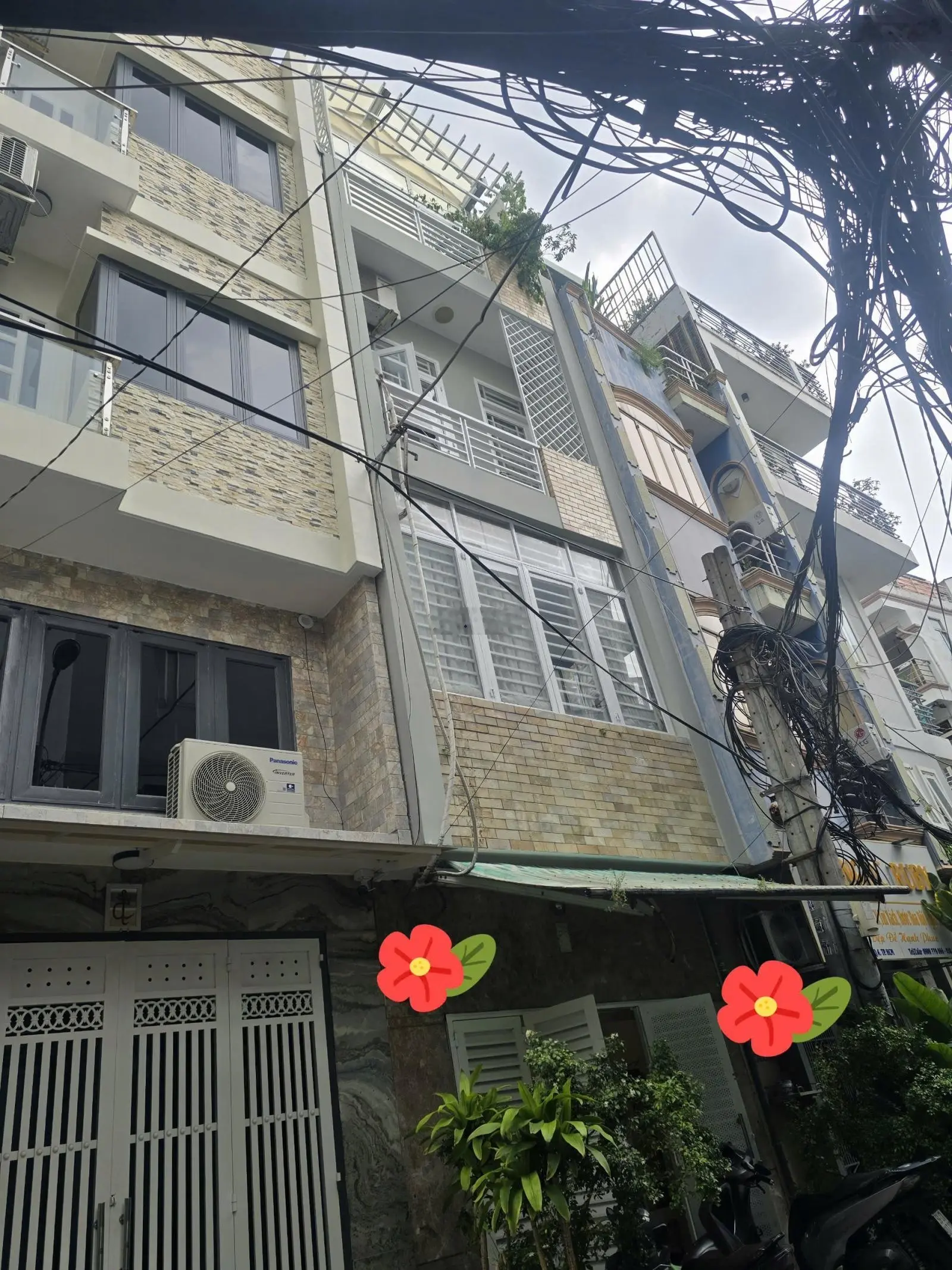 Bán nhà ngay MT đường Vĩnh Hội, Q4, DT 52m2 SHR ngay hồ bơi Bến Vân Đồn căn này đẹp nhất khu vực
