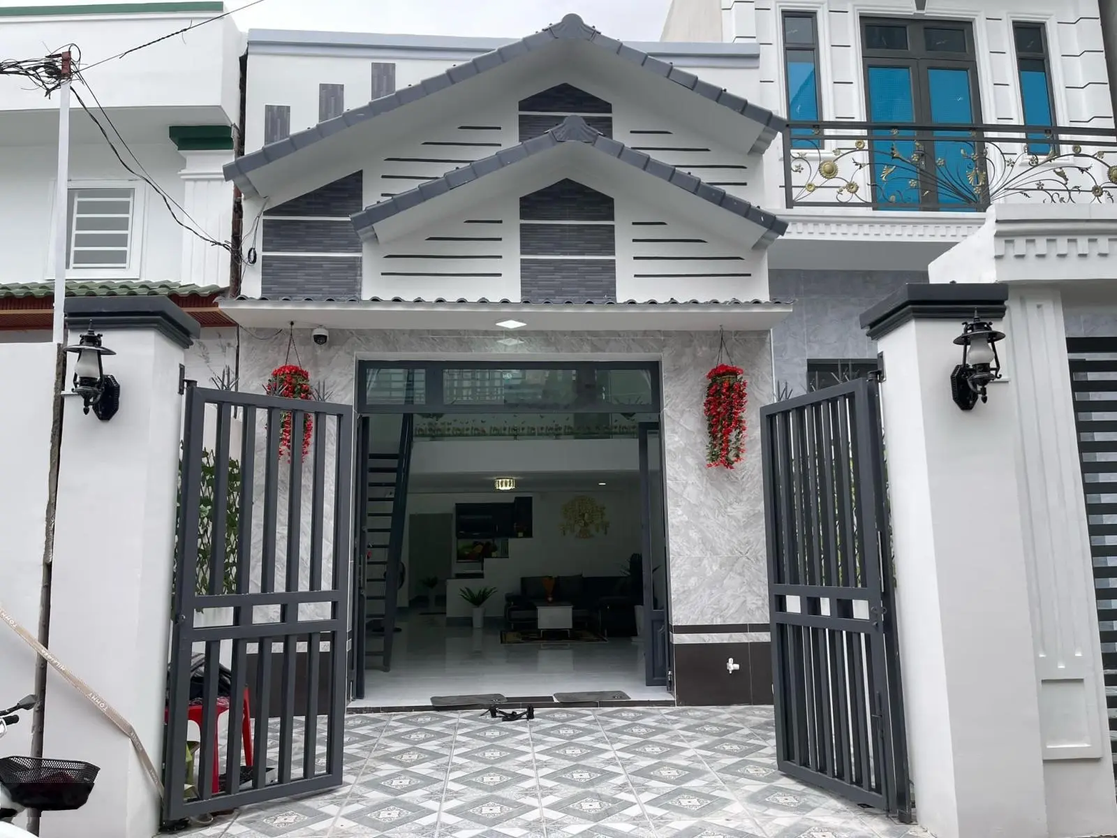 Nhà HXH mới xây gần cty Fuluh, chỉ 2.080tỷ