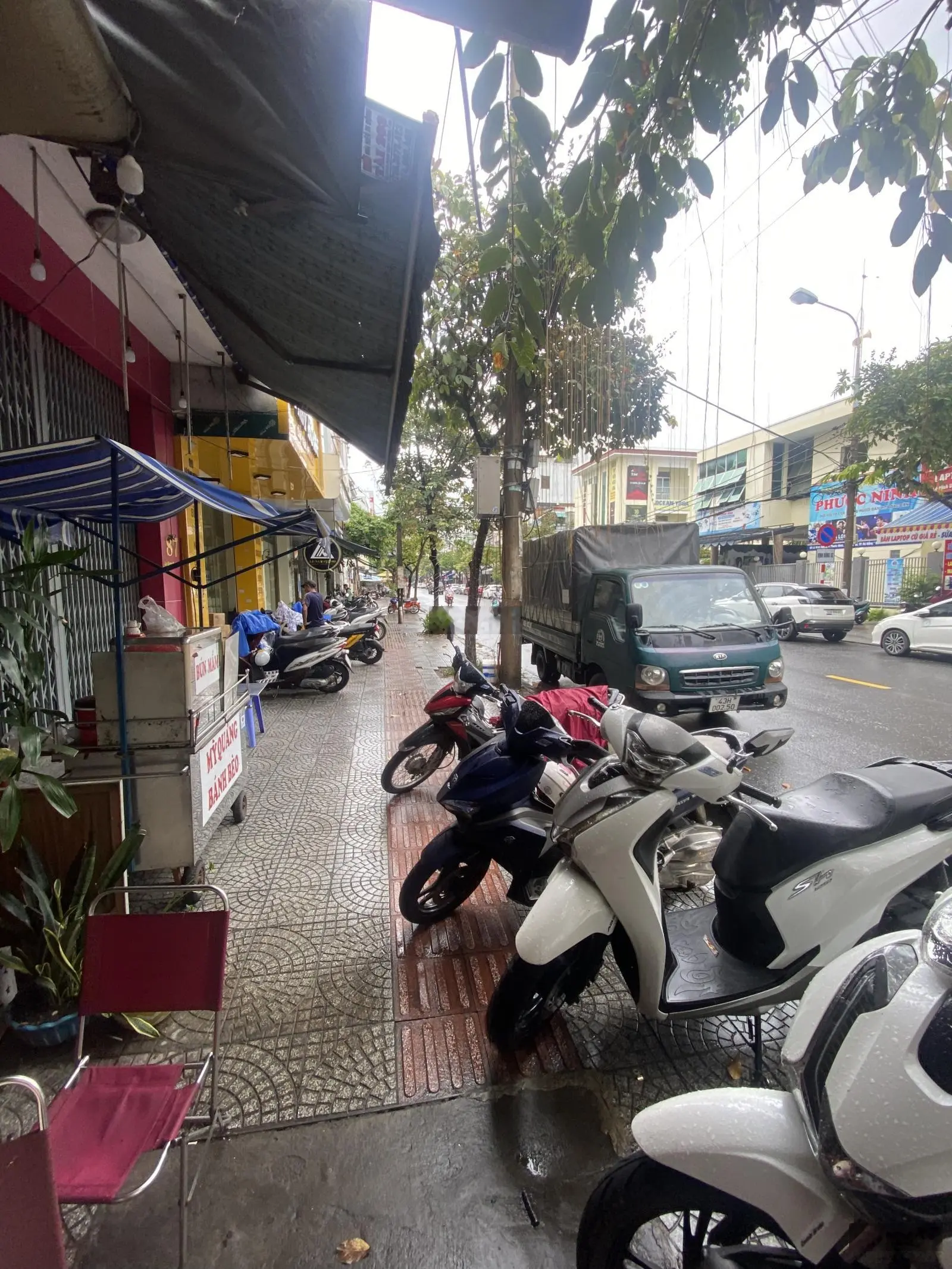 NHÀ hạng cấp 3 60,1 mét đất ___ngang 12 mét nở HẬU KIỆT XE HƠI GIÁ 2 tỉ 580 lê văn hiến