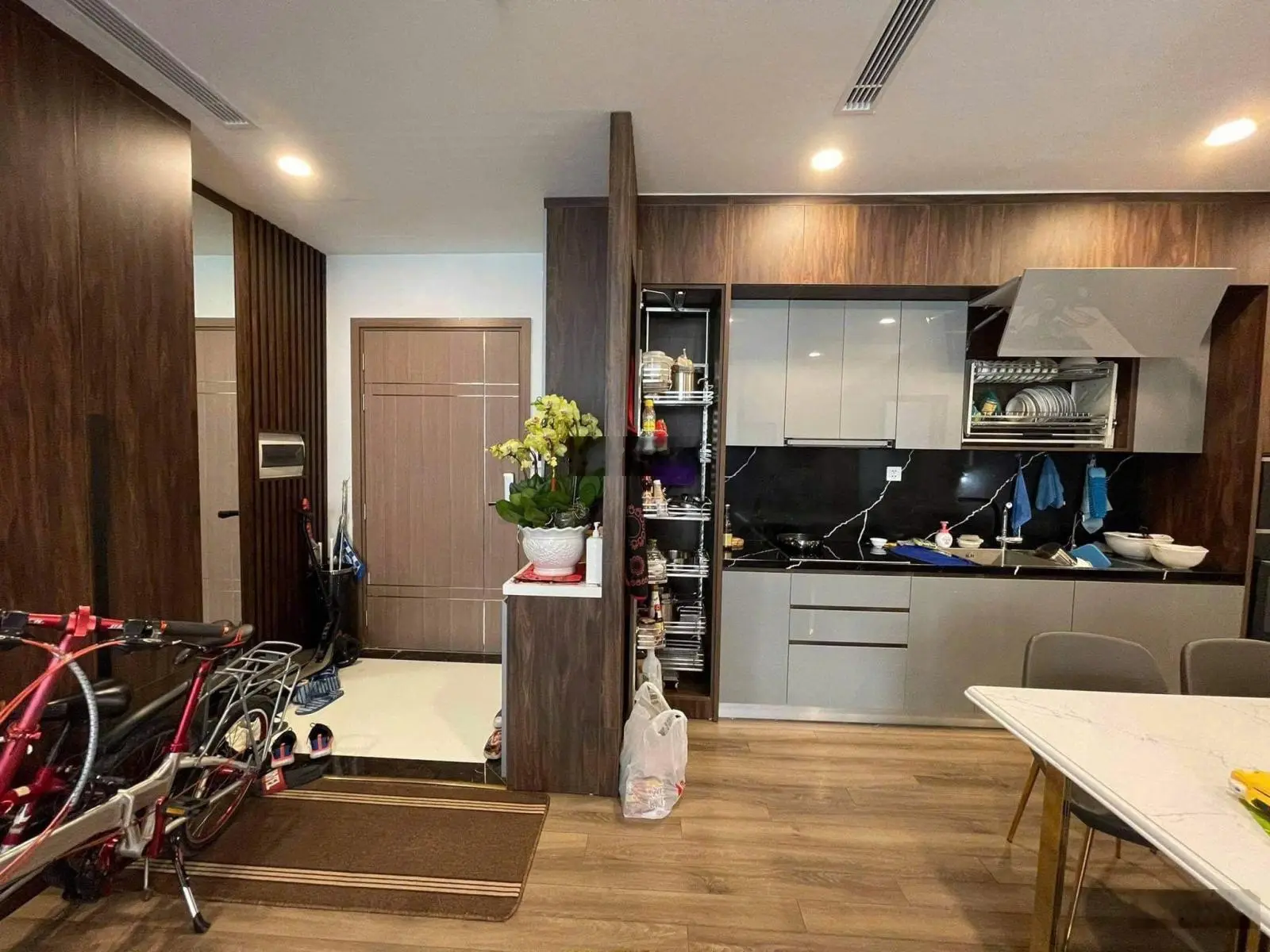 Cần bán gấp căn hộ Vinhomes Gardenia 79m2, 2PN, giá 5,6 tỷ