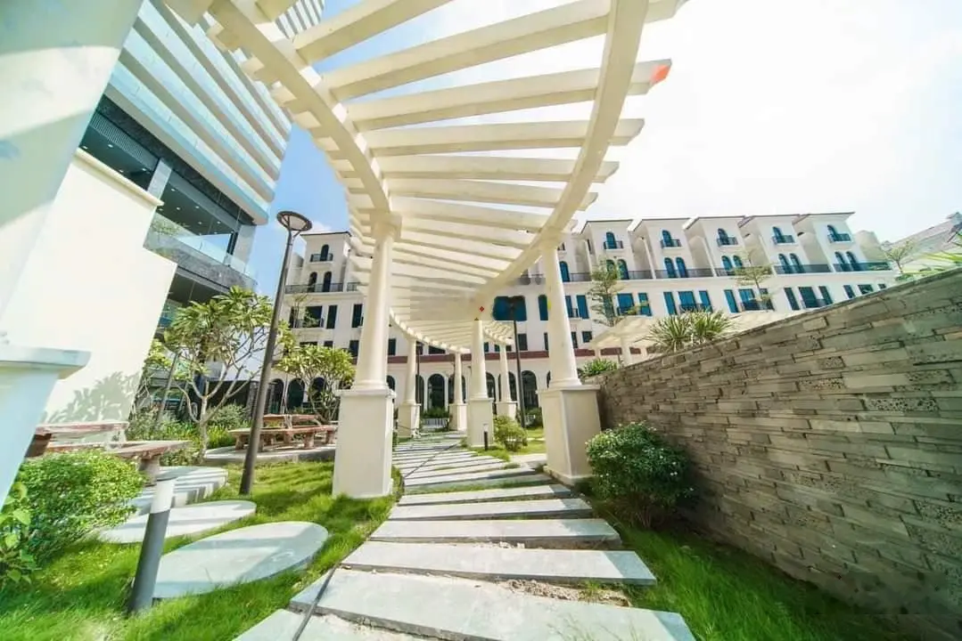 Penthouse vip No1 Ciputra Golden River 493.7m2 100tr/m2 ~ 49 tỷ có bể bơi tại ban công