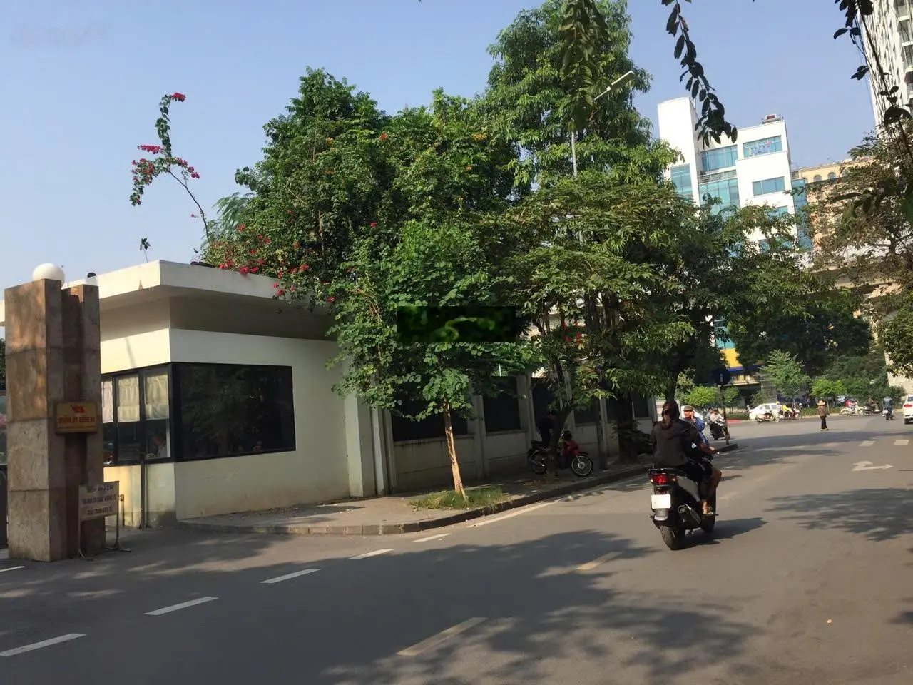 Bán nhà ngõ 53 Hoàng Cầu Ô Chợ Dừa, hai vỉa hè, gần hồ, mặt tiền 7m, DT: 145m, giá: 76 Tỷ