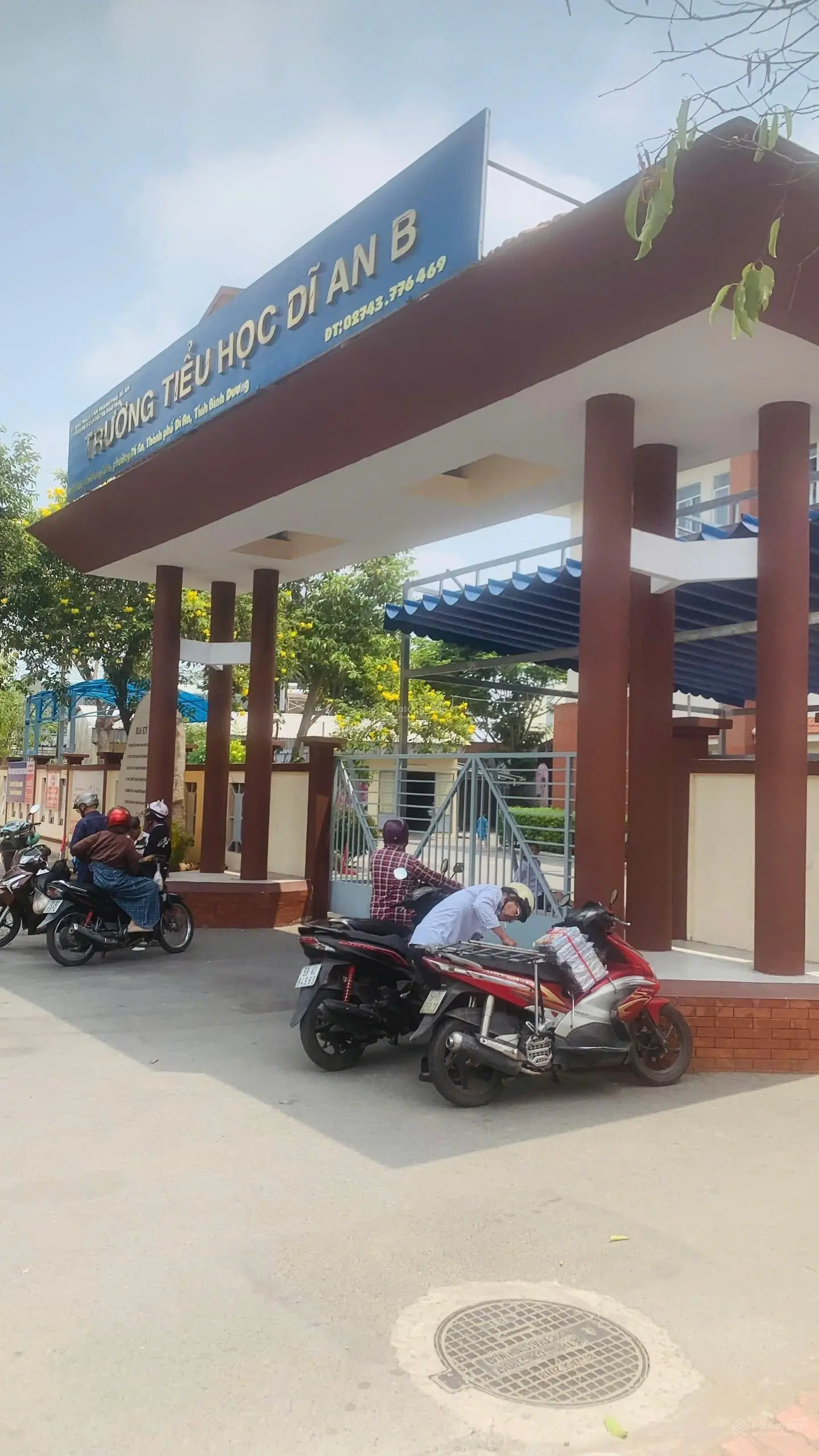 Nhà 1 trệt 1 lầu Nguyễn Văn Siêu Dĩ An 83m2, SHR, HXH 3.6 tỷ