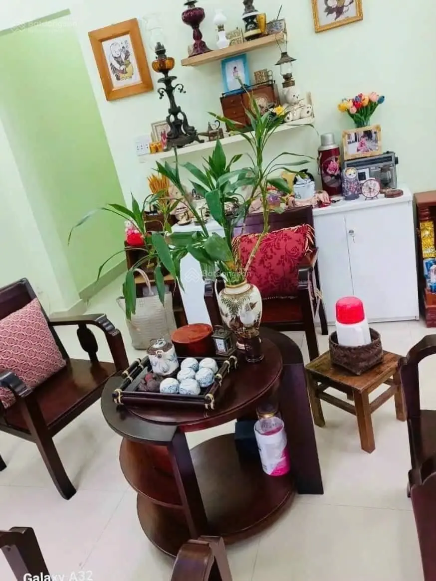 Nhà 1 trệt 1 lầu 80m2 gần chợ Xóm Nghèo, gần Vincom, ngã tư 550