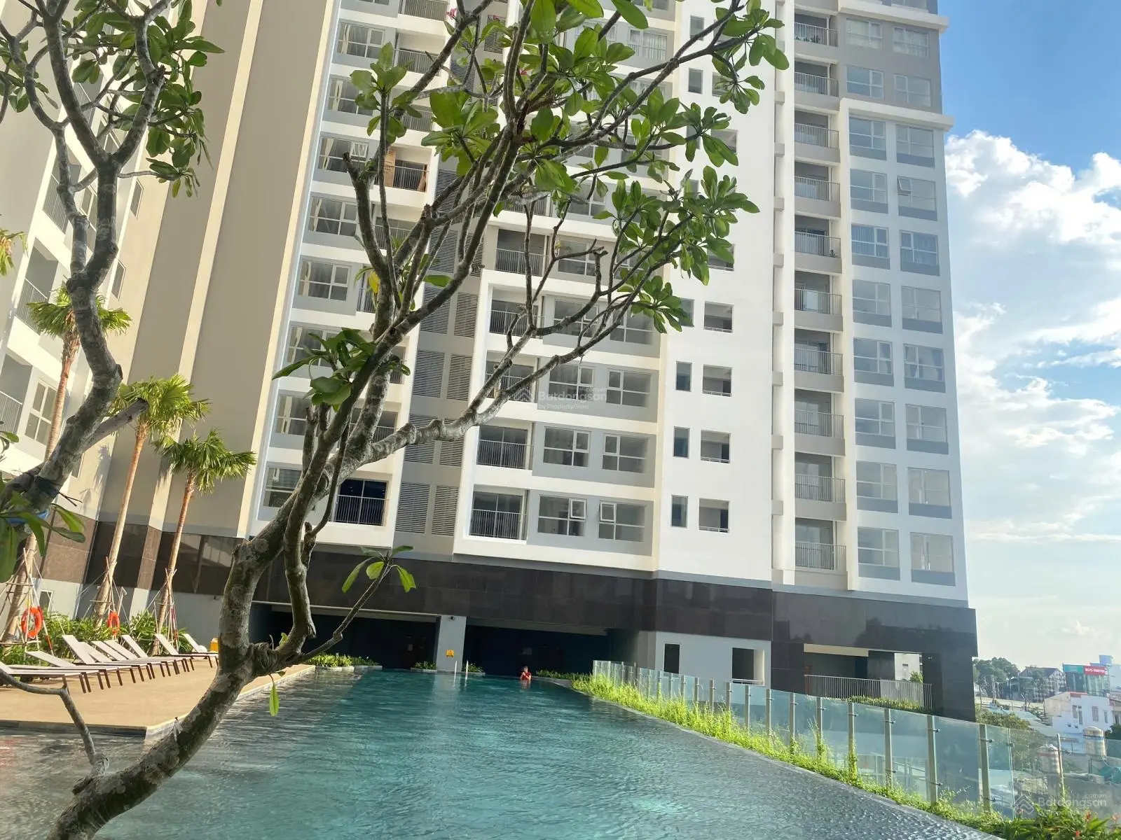 Bán nhanh căn hộ Happy One Central 2PN view thành phố giảm mạnh chỉ còn 2.45tỷ. LH 0888 728 *** Ms Tú