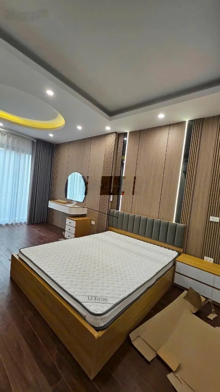 chính chủ cần bán gấp nhà mới xây 5 tầng. lô góc dt43/35m2 .trước nhà rộng 4.8m . phun nội thất sịn