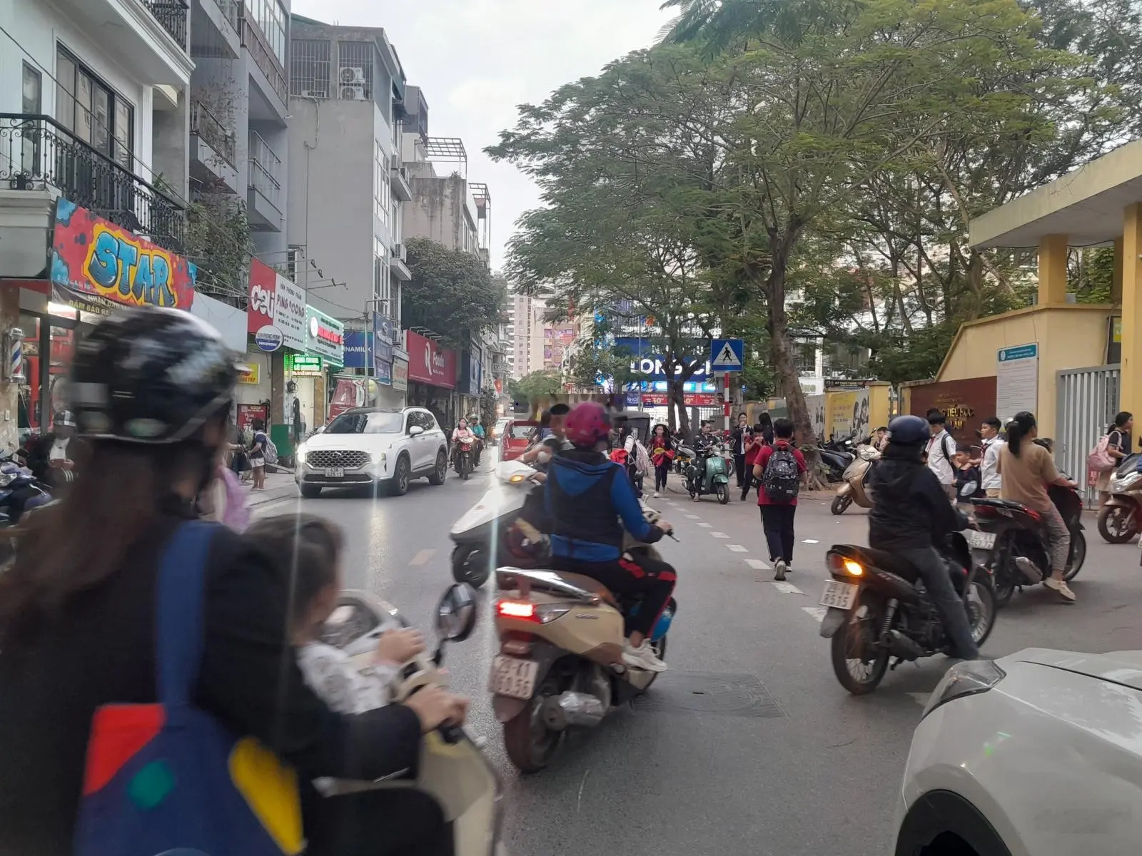 Bán nhà phân lô ngọc lâm, long biên, 50m*4t, 13,9 tỉ. vỉa hè.