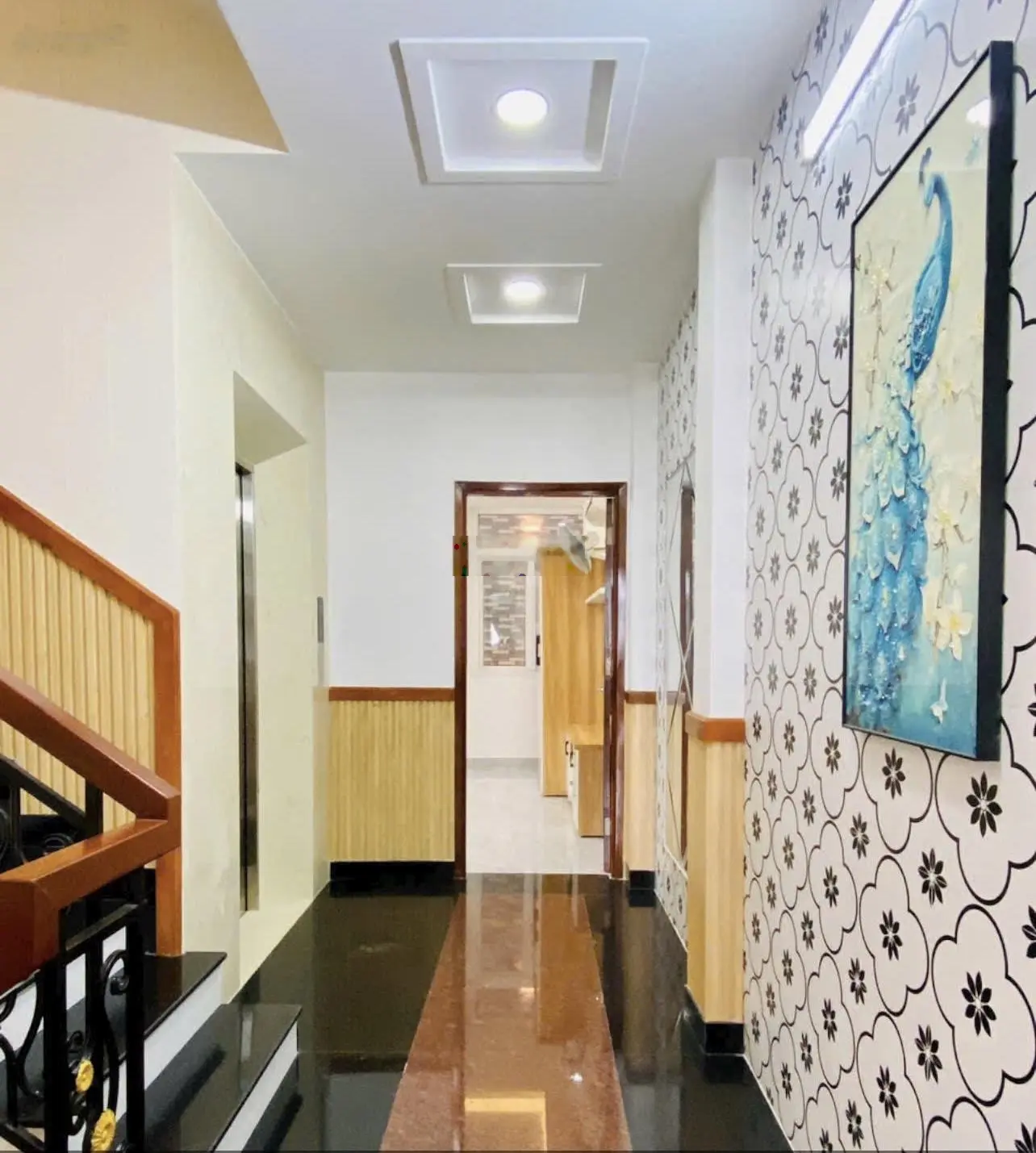 Nhà mới xây 2022, BTCT 5 tầng, thang máy, hẻm 6m