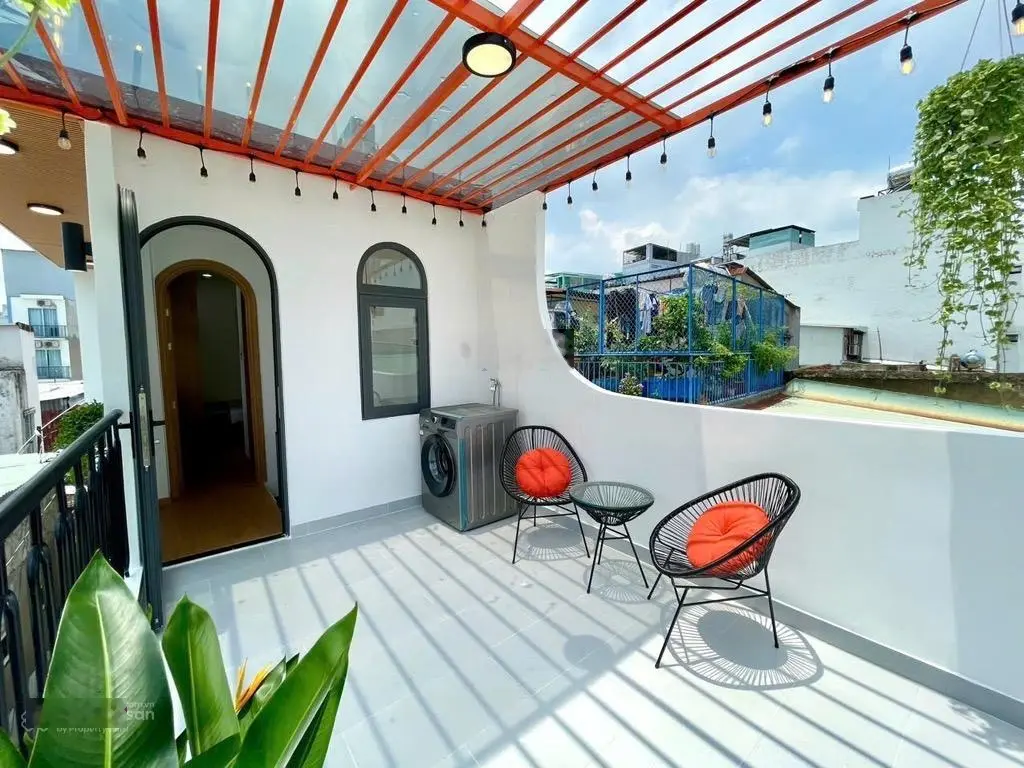 Siêu phẩm bình thạnh, 30m2, 2 tầng, full nội thất, kế phan xích long, chỉ 4.x tỷ.