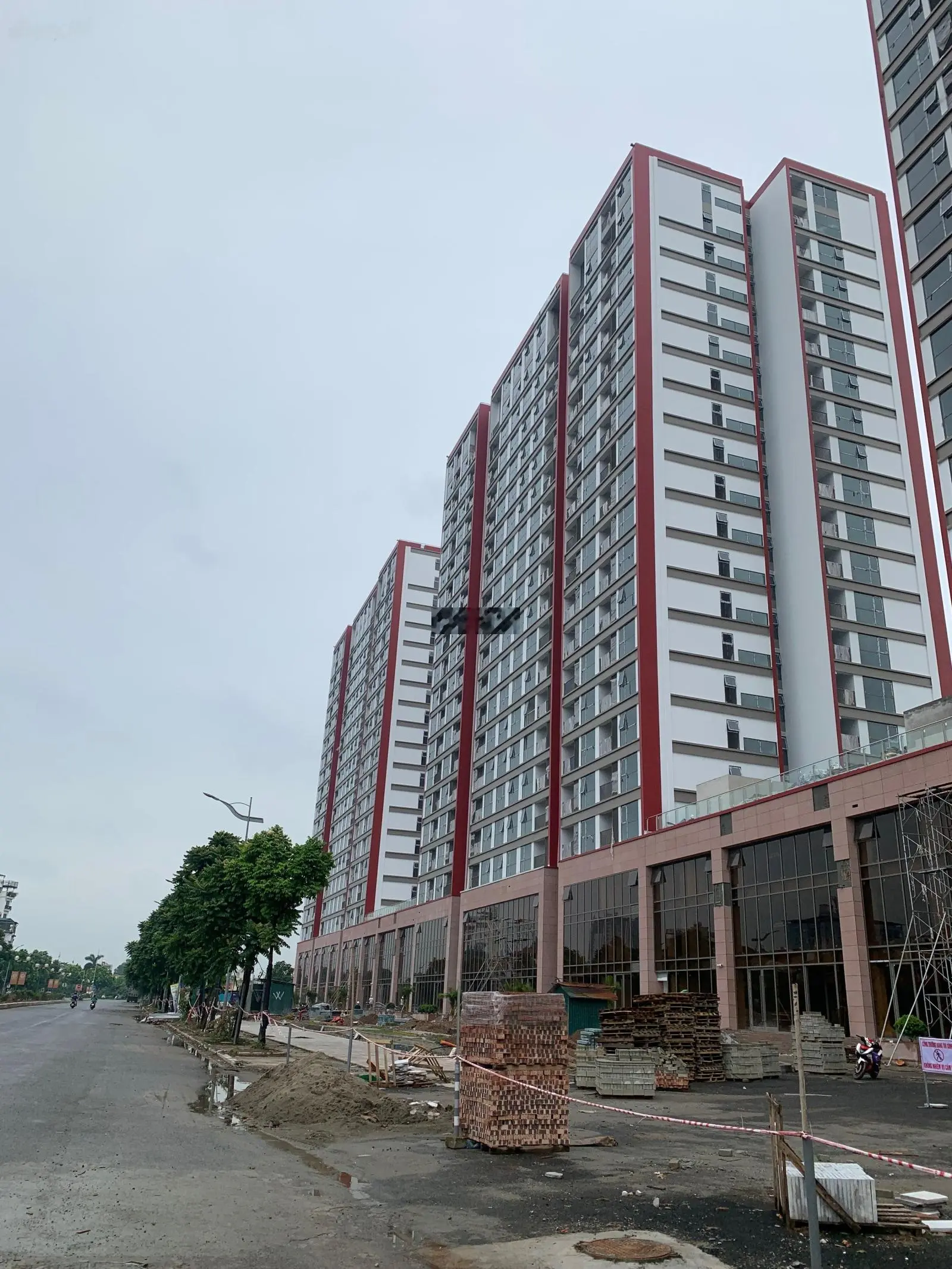 Tôi bán căn 2PN 77,5m2 tầng trung BC Đông Nam view Hồ 22ha ở Khai Sơn City Long Biên. Giá 4,850 tỷ