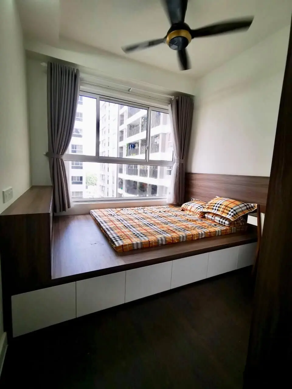 Bán gấp căn hộ Golden Mansion, Novaland, Phú Nhuận, 70m2, 2 phòng ngủ, 4.350 tỷ, đầy đủ nội thất