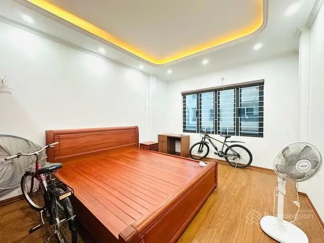 Quận Thanh Xuân-Ôtô tránh -Vỉa hè-6 tầng thang máy chỉ hơn 15 tỷ