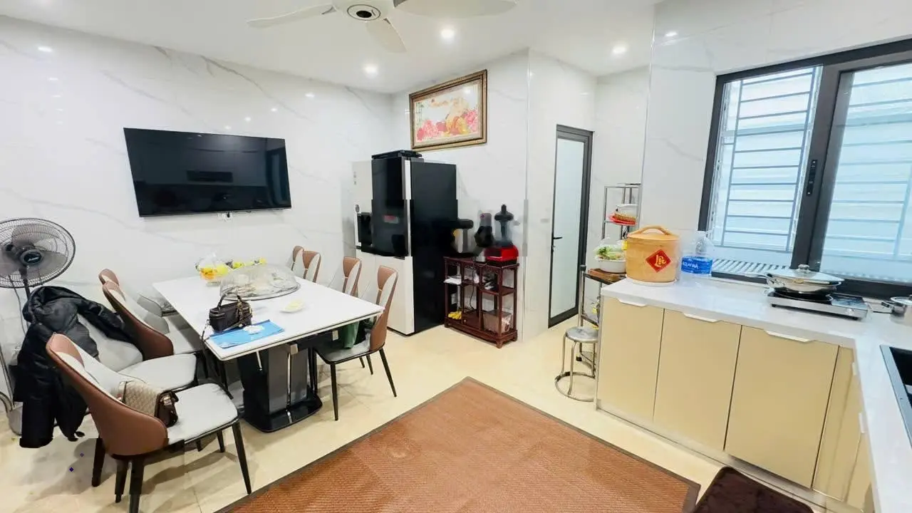 Siêu phẩm phố Chùa Láng, ô tô, vỉa hè, 8 tầng thang máy, KD vừa ở vừa cho thuê ổn định 50tr/tháng