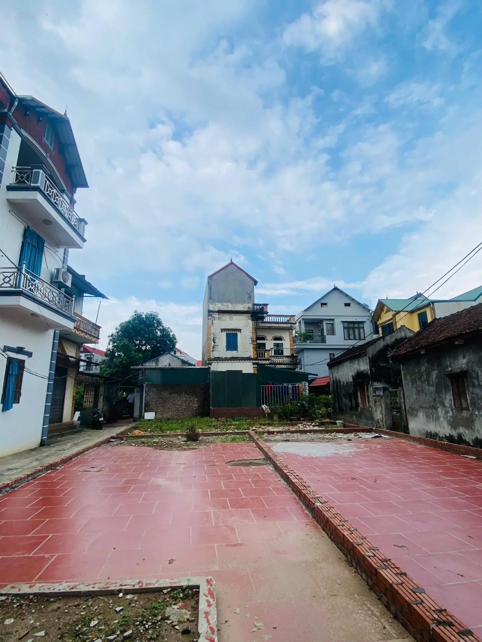 Bán 42,2m2 đất Lực Canh - Xuân Canh - Đông Anh. MT 4m, ngõ ô tô, cách 200m ra Vin Cổ Loa