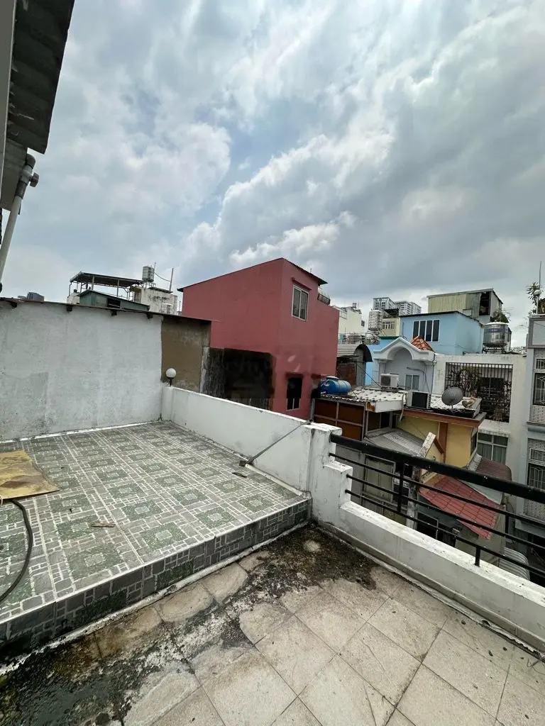 Nhà 2 tầng mặt tiền KD Phó Đức Chính Q1,cách chợ Bến Thành 500m giá rẻ
