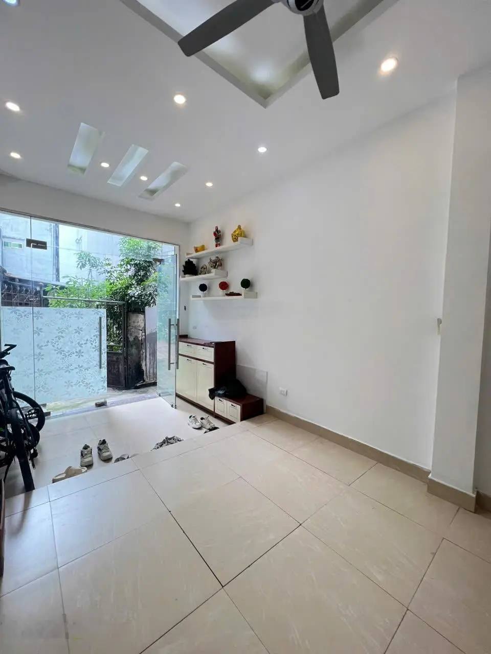 Bán nhà đẹp tại tổ 9 Mậu Lương, Kiến Hưng, Hà Đông, dt=37m2 xây 4 tầng chỉ 4.x(tỷ) lh: 0335 606 ***