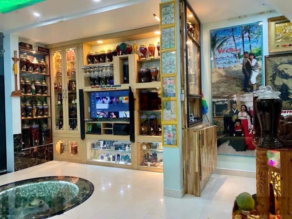 Mặt tiền kinh doanh thích quảng đức, khu kinh doanh sầm uất nhất tuyến đường, 120 m - 22 tỷ.