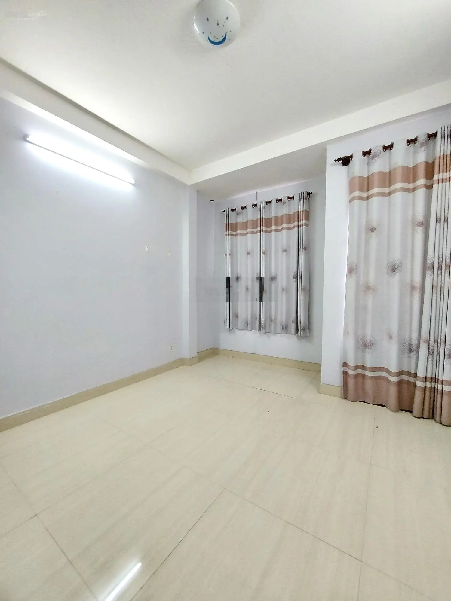 Hẻm 1 xẹt Nguyễn Tri Phương ngay 3 tháng 2 Phường 9 Quận 10 - 4 tầng 56m2 ( 4 x 14 ) giá 9 tỷ 800tr