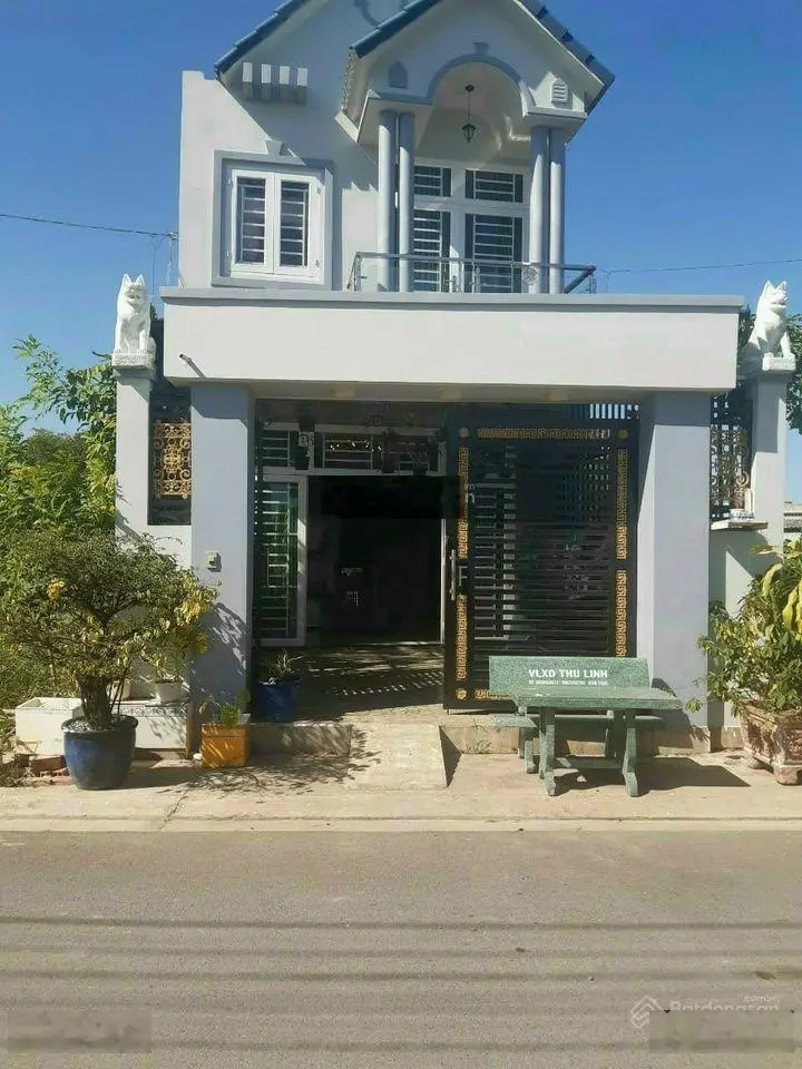 Bán nhà 1 trệt 1 lầu, 90m2, phố Bà Triệu, Thị Trấn Hóc Môn, huyện Hóc Môn, sổ hồng riêng