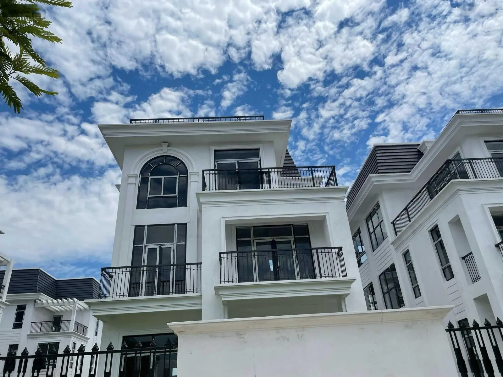 Hàng ngoại giao! Biệt thự HUD Mê Linh Vành Đai 4 ký HDMB CĐT 10% đường lớn 30m. LH: 0981 248 *** Zalo