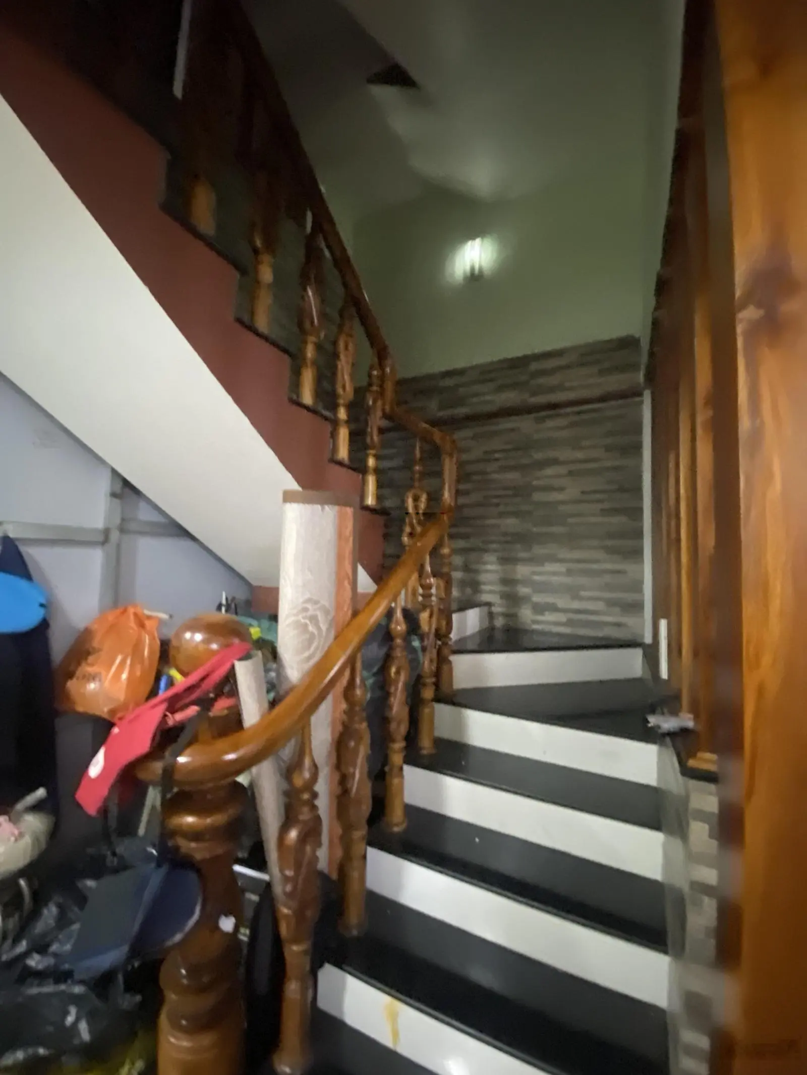 Chủ kẹt tiền cần bán nhà 1 trệt 1 lửng 2 lầu mặt tiền đường 13 phường bình chiểu TP thủ Đức