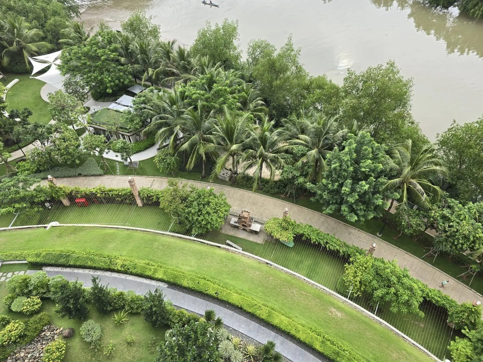 (Bán gấp) Căn hộ 2 phòng ngủ full nội thất view 3 hồ bơi lớn giá siêu tốt tại Đảo Kim Cương Q2