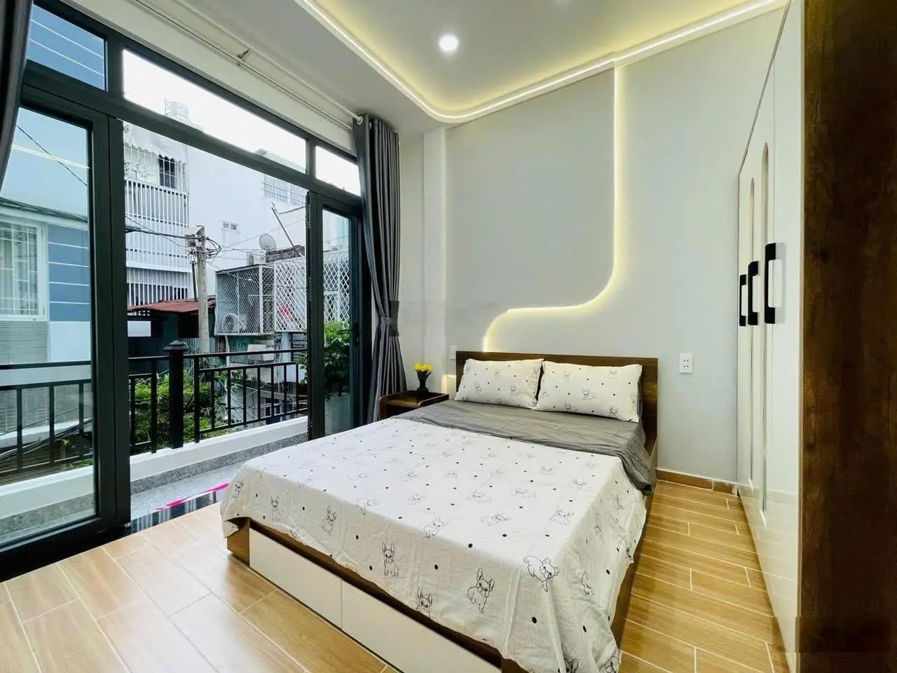 Đi định cư cần bán gấp nhà Nguyễn Văn Trỗi, Q. Phú Nhuận,Giá 1,950tỷ/40m2 gần chợ, LH 0762533120