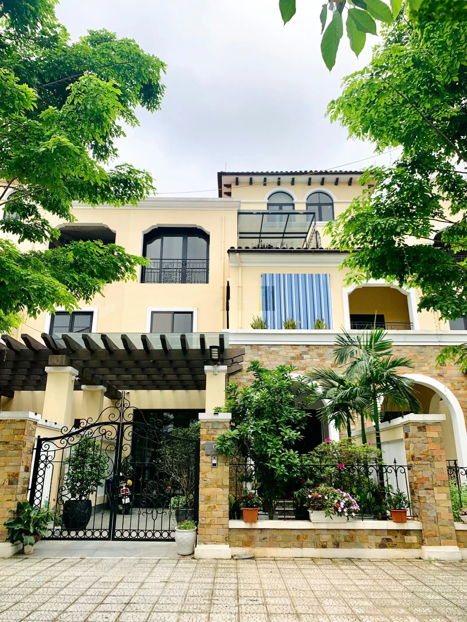 Bán nhanh căn 210m2 tại khu khép kín VistaLago thuộc KĐT Nam An Khánh, gần Vin Tây Mỗ, giá tốt