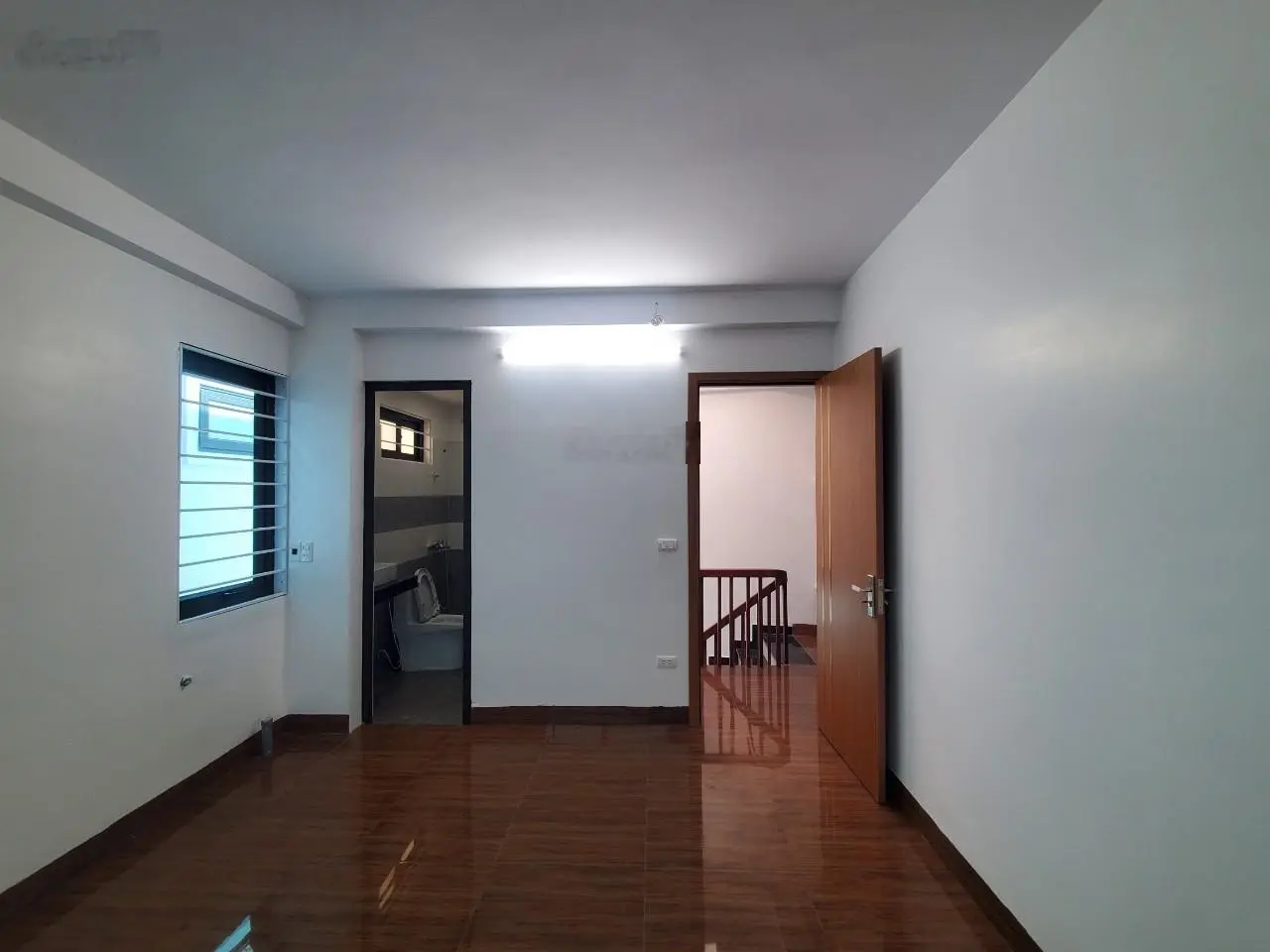 Gấp gấp nhà phố Vũ Ngọc Phan 50m 5 tầng MT4m chỉ 14,9 tỷ lô góc ô tô KD