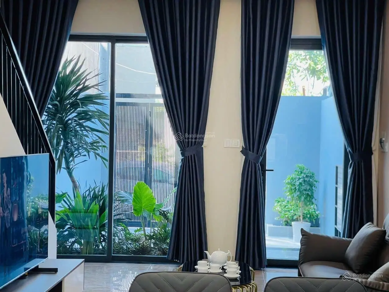 Bán nhà mới khu tái định cư p10 . Đường rộng 13 . Vỉa hè