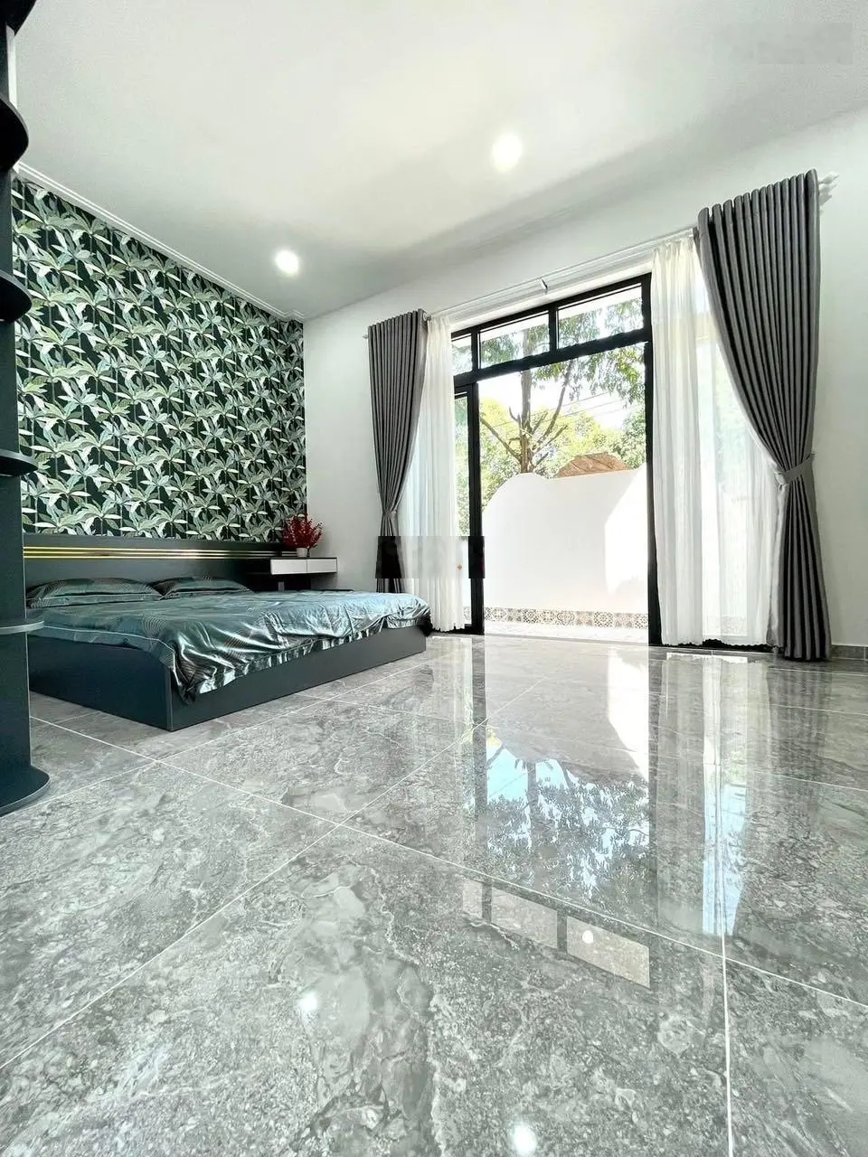 Bán nhà mặt tiền Nguyễn Tri Phương P. Chánh Nghĩa cách chợ TDM 1km đang cho thuê 25tr/tháng