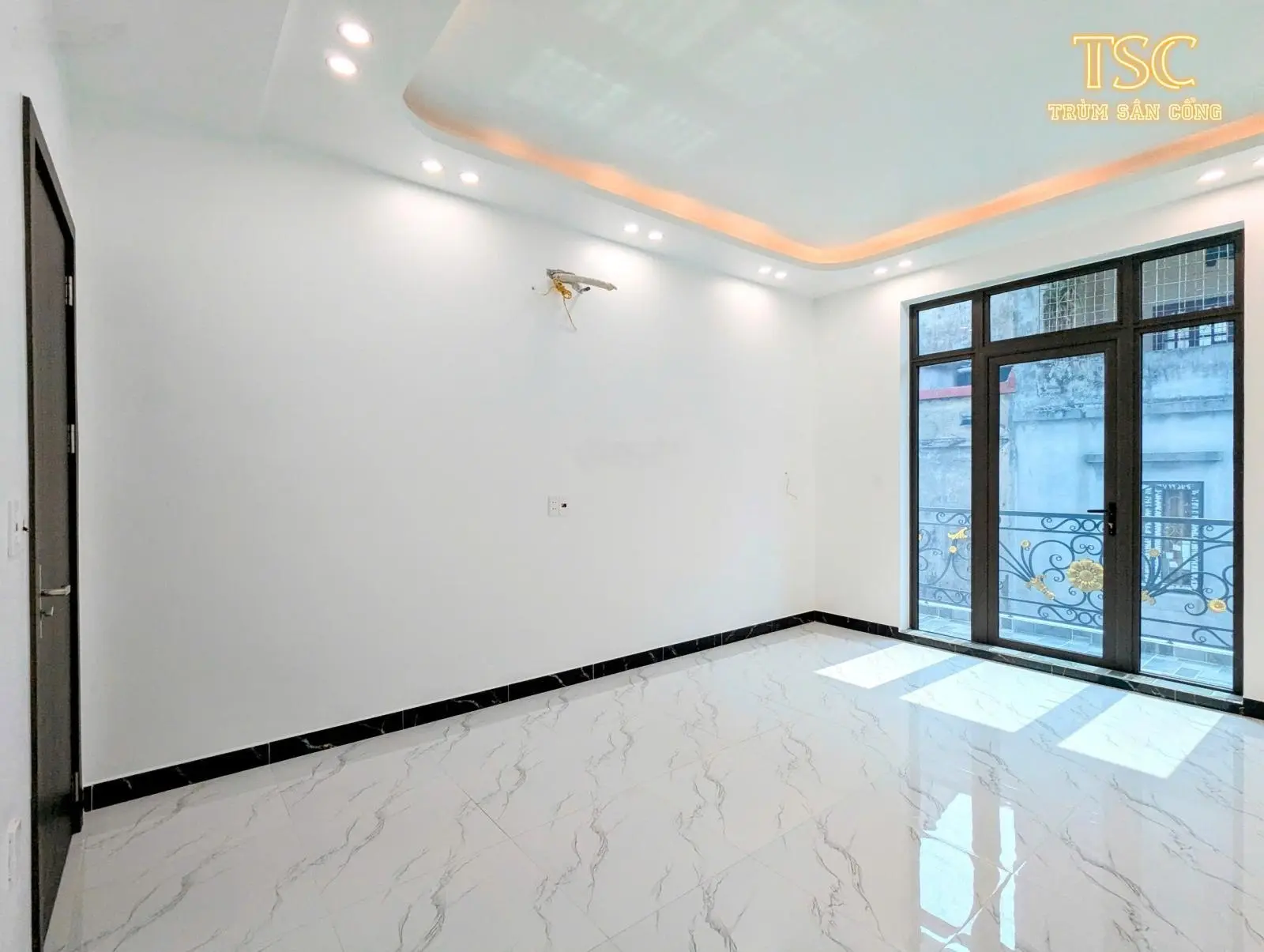 - Nhà xây mới,mặt ngõ, chỉ sau nhà mặt đường tuyến 2 Trần Nguyên Hãn -66m2 x 4 tầng