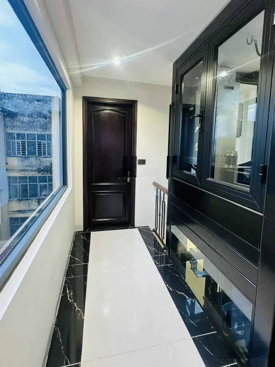 Bán nhà Phố Đặng Văn Ngữ, Trung Tâm Đống Đa, 15M Ra Ô Tô Tránh, Thang Máy, Nhà Đẹp Dân Xây Giá Tốt
