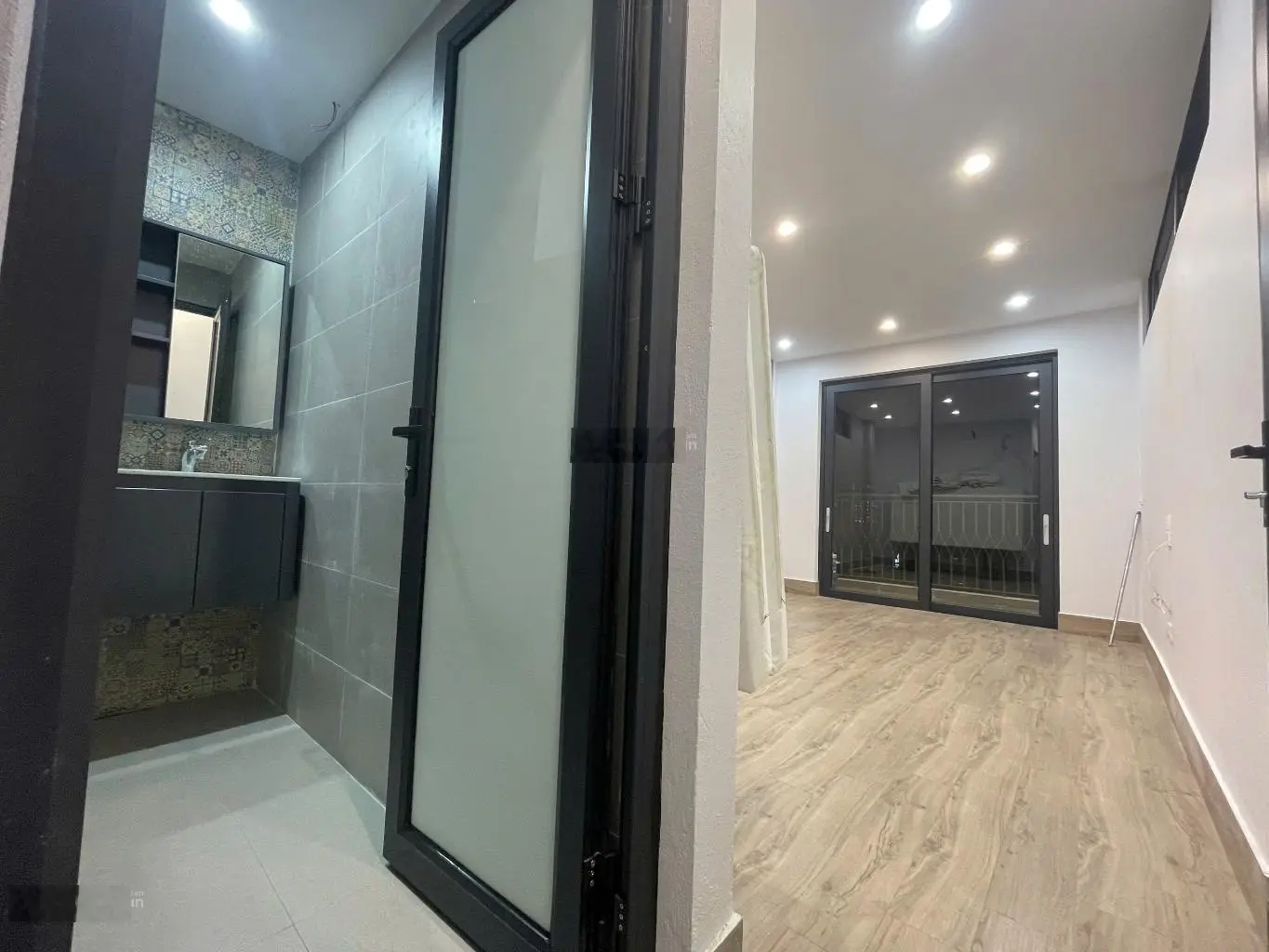 Chỉ hơn 4 tỉ có ngay nhà Ngọc Thuỵ, ô tô đỗ cổng, thiết kế cực chill, tặng full nội thất